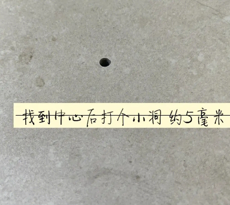 偏关瓷砖空鼓维修公司专业解答在瓷砖铺贴过程中，如果砂料搅拌不均匀，将会带来以下问题