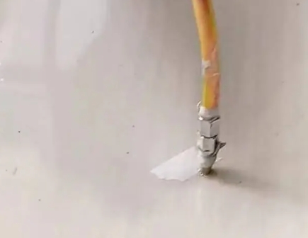 偏关瓷砖空鼓维修公司专业解答在瓷砖铺贴过程中，如果使用的砂料过粗（如全部使用了粗砂），可能会导致以下问题
